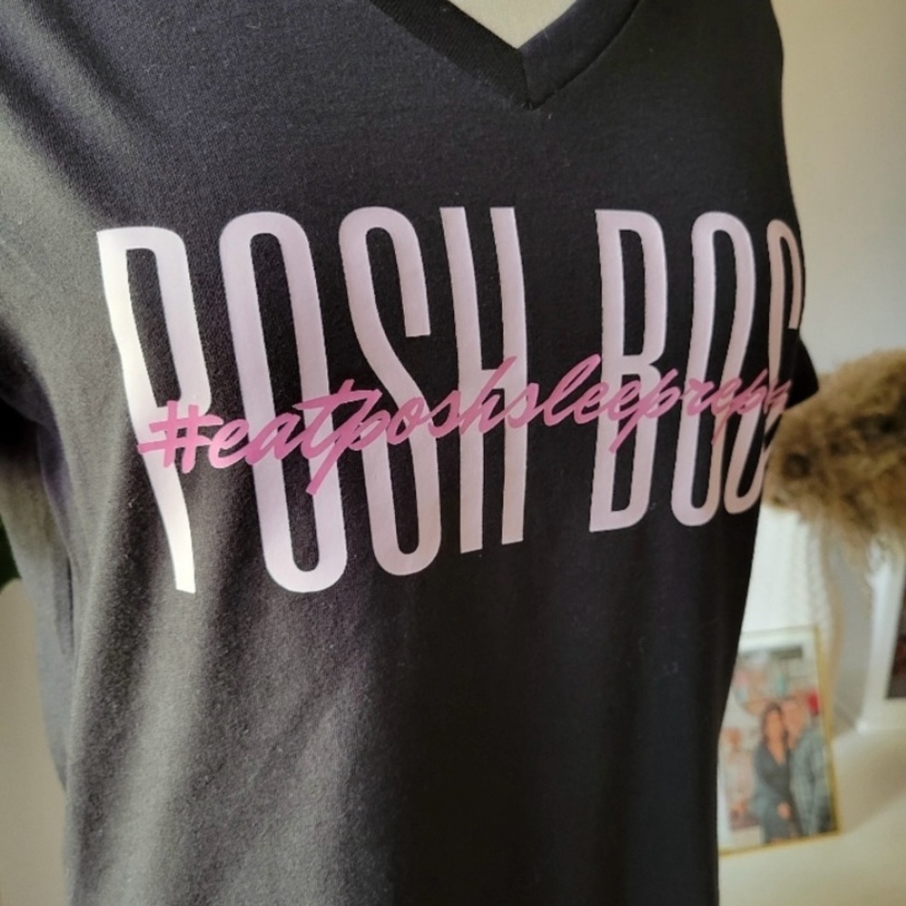 Posh Boss Short Sleeve V-Neck Tee in Black with Pink Logo - Picture 2 of 2